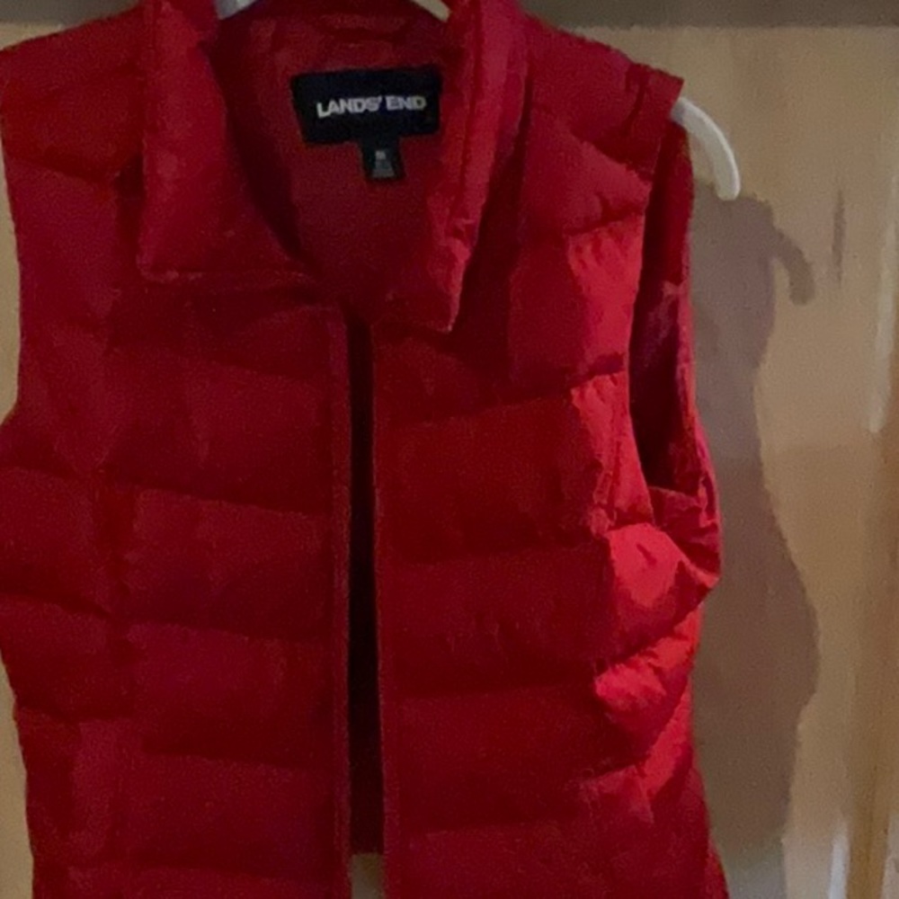 Lands End down Puffer vest in rich red, machine wash